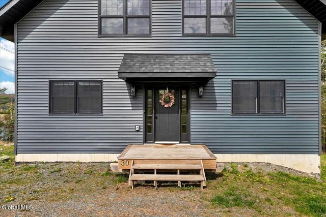 30 Harriman Rd Extension, Sand Lake, NY 12018