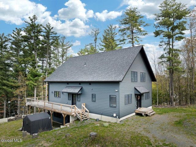 30 Harriman Rd Extension, Sand Lake, NY 12018