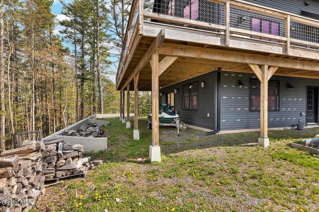 30 Harriman Rd Extension, Sand Lake, NY 12018