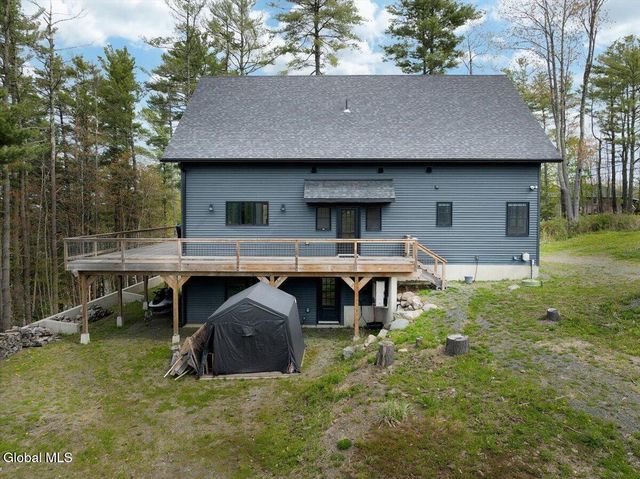 30 Harriman Rd Extension, Sand Lake, NY 12018
