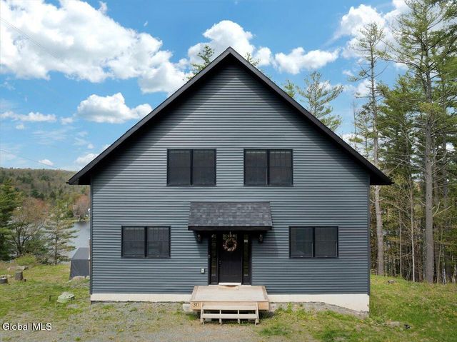 30 Harriman Rd Extension, Sand Lake, NY 12018