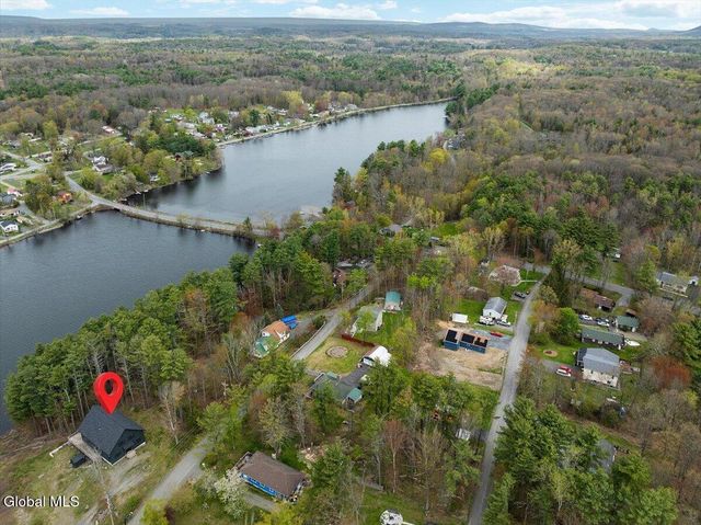 30 Harriman Rd Extension, Sand Lake, NY 12018