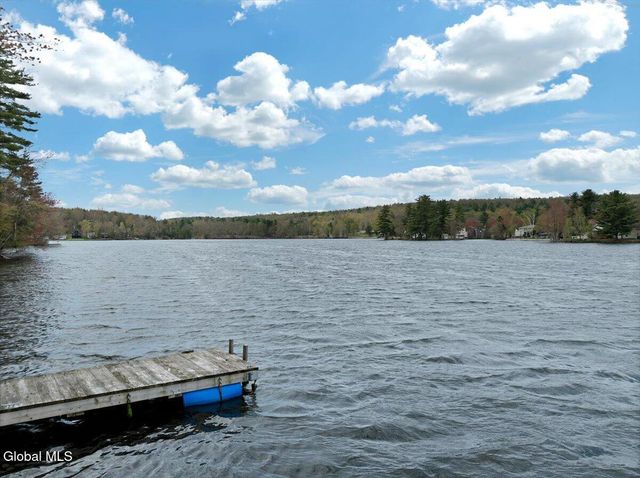 30 Harriman Rd Extension, Sand Lake, NY 12018