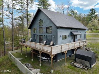 30 Harriman Rd Extension, Sand Lake, NY 12018