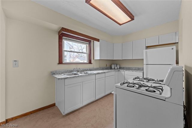 479 Newell Avenue, Akron, OH 44305