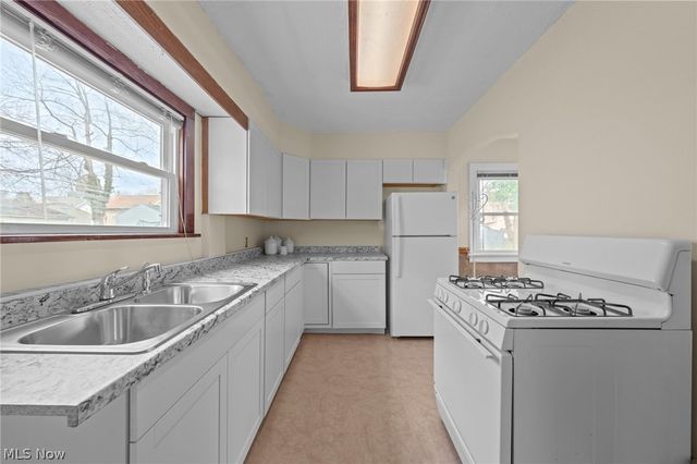 479 Newell Avenue, Akron, OH 44305