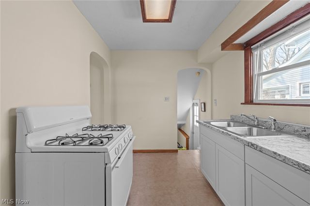 479 Newell Avenue, Akron, OH 44305