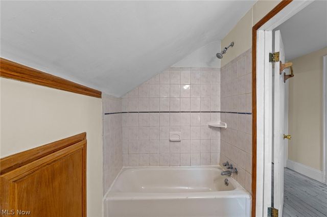 479 Newell Avenue, Akron, OH 44305