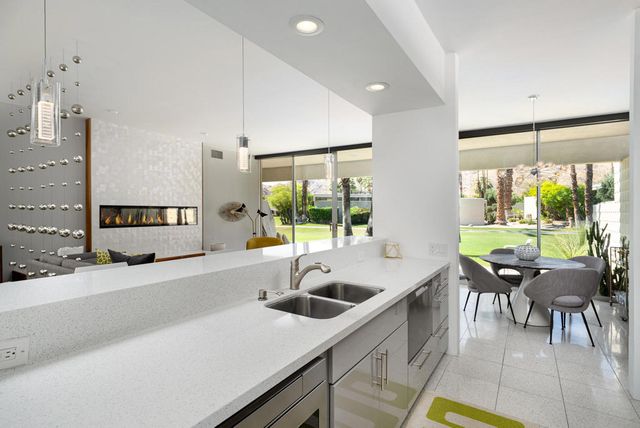 343 Westlake Terrace, Palm Springs, CA 92264
