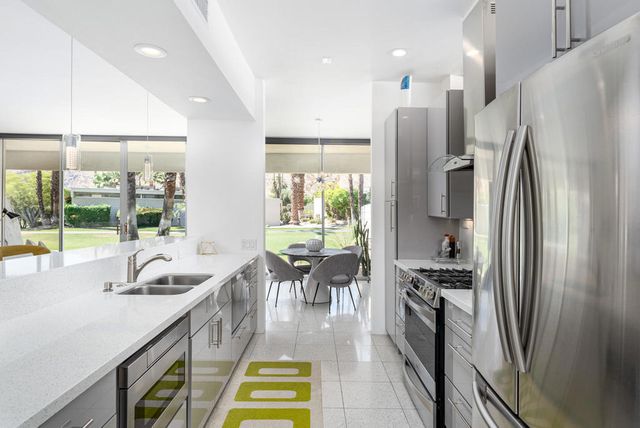 343 Westlake Terrace, Palm Springs, CA 92264