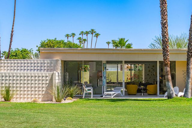343 Westlake Terrace, Palm Springs, CA 92264
