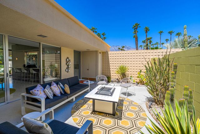 343 Westlake Terrace, Palm Springs, CA 92264