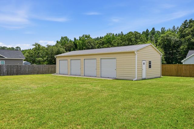 121 Edistodane Lane, Ridgeville, SC 29472