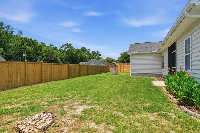 121 Edistodane Lane, Ridgeville, SC 29472