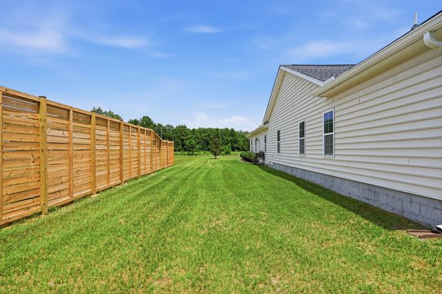 121 Edistodane Lane, Ridgeville, SC 29472