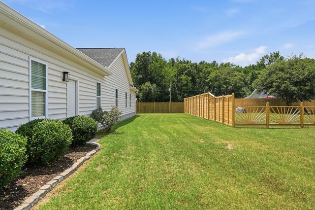 121 Edistodane Lane, Ridgeville, SC 29472