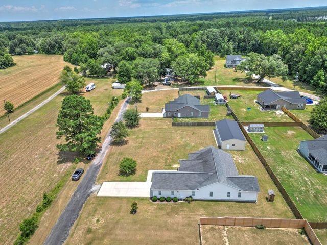 121 Edistodane Lane, Ridgeville, SC 29472