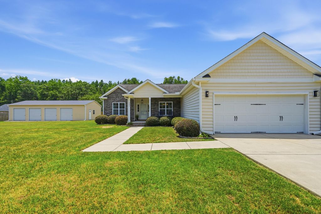 121 Edistodane Lane, Ridgeville, SC 29472