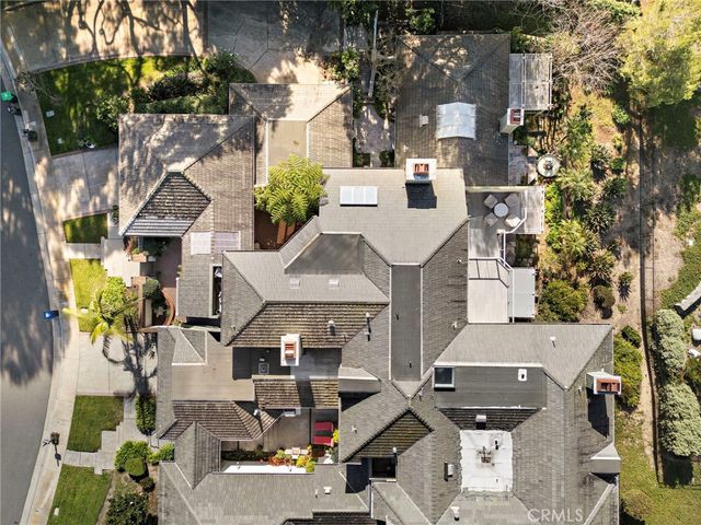 25 Lucerne Street, Newport Beach, CA 92660