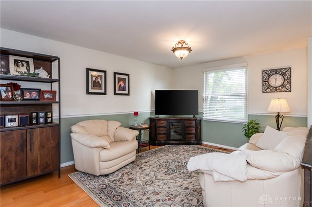 102 Calmont Farm Circle, Englewood, OH 45322