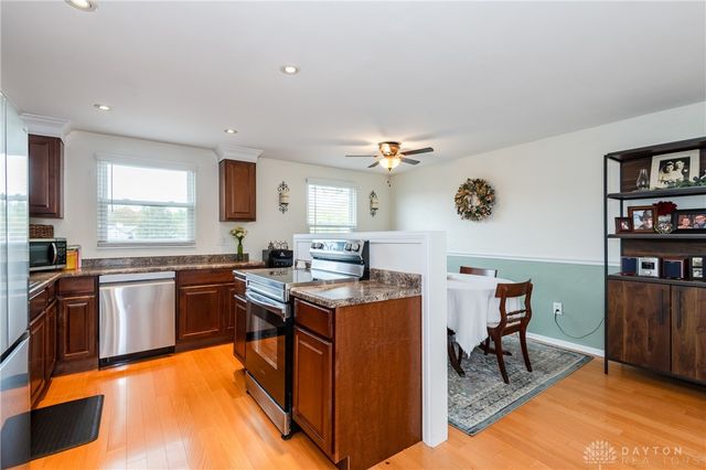 102 Calmont Farm Circle, Englewood, OH 45322