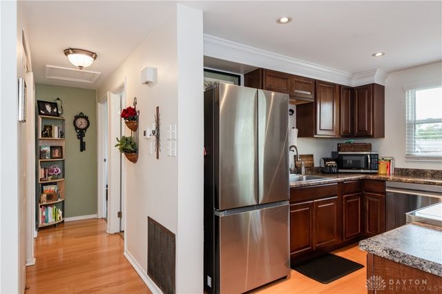 102 Calmont Farm Circle, Englewood, OH 45322