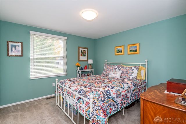 102 Calmont Farm Circle, Englewood, OH 45322