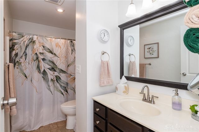 102 Calmont Farm Circle, Englewood, OH 45322