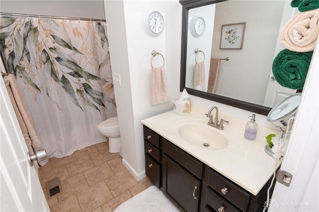 102 Calmont Farm Circle, Englewood, OH 45322