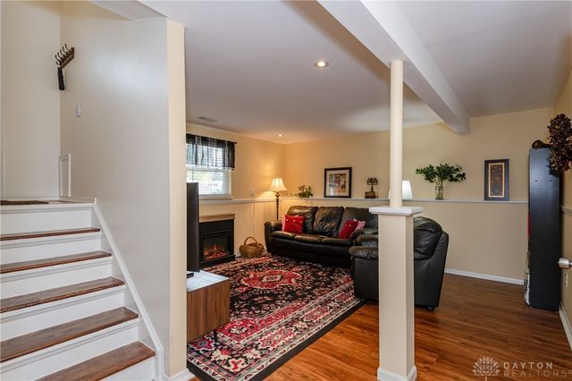 102 Calmont Farm Circle, Englewood, OH 45322