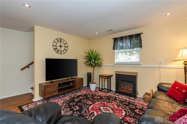 102 Calmont Farm Circle, Englewood, OH 45322