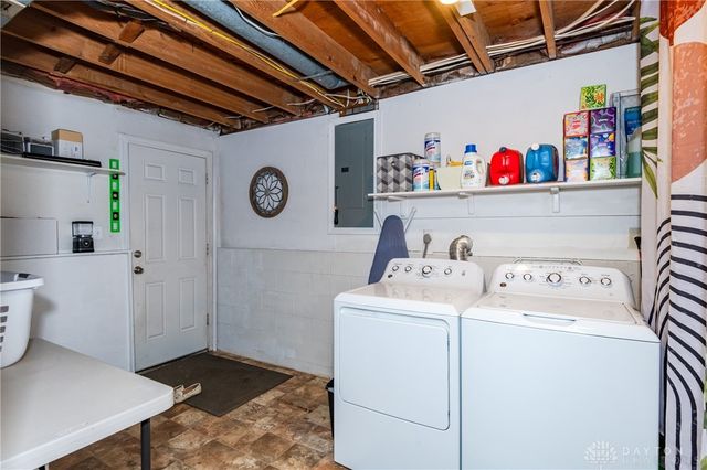 102 Calmont Farm Circle, Englewood, OH 45322