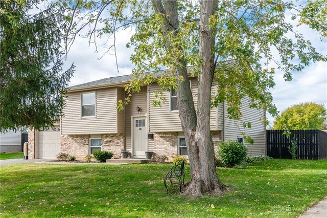 102 Calmont Farm Circle, Englewood, OH 45322