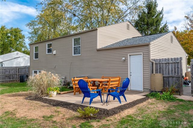 102 Calmont Farm Circle, Englewood, OH 45322