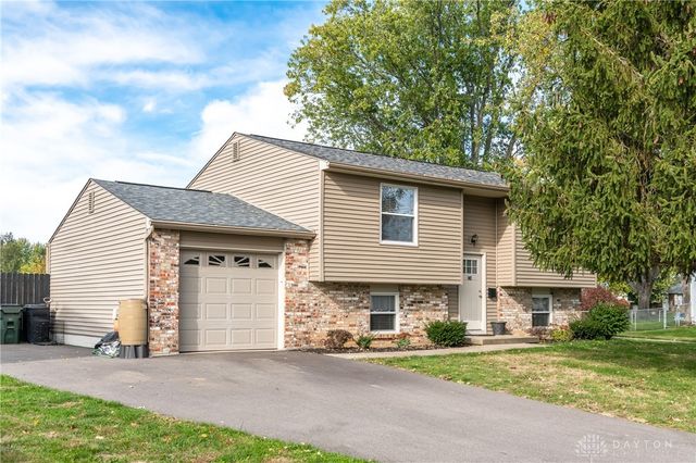 102 Calmont Farm Circle, Englewood, OH 45322