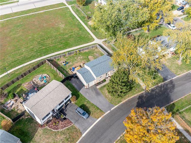 102 Calmont Farm Circle, Englewood, OH 45322