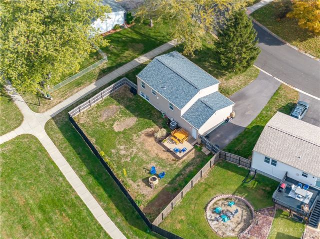 102 Calmont Farm Circle, Englewood, OH 45322