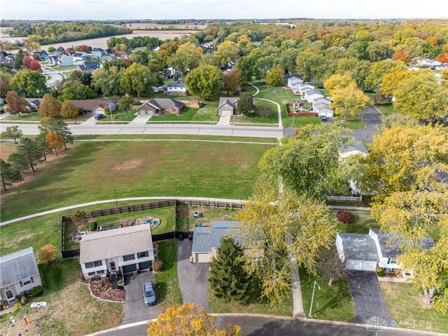 102 Calmont Farm Circle, Englewood, OH 45322