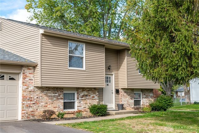 102 Calmont Farm Circle, Englewood, OH 45322