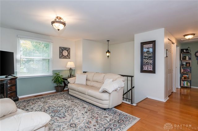 102 Calmont Farm Circle, Englewood, OH 45322