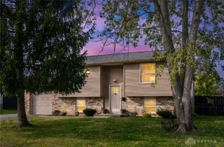 102 Calmont Farm Circle, Englewood, OH 45322