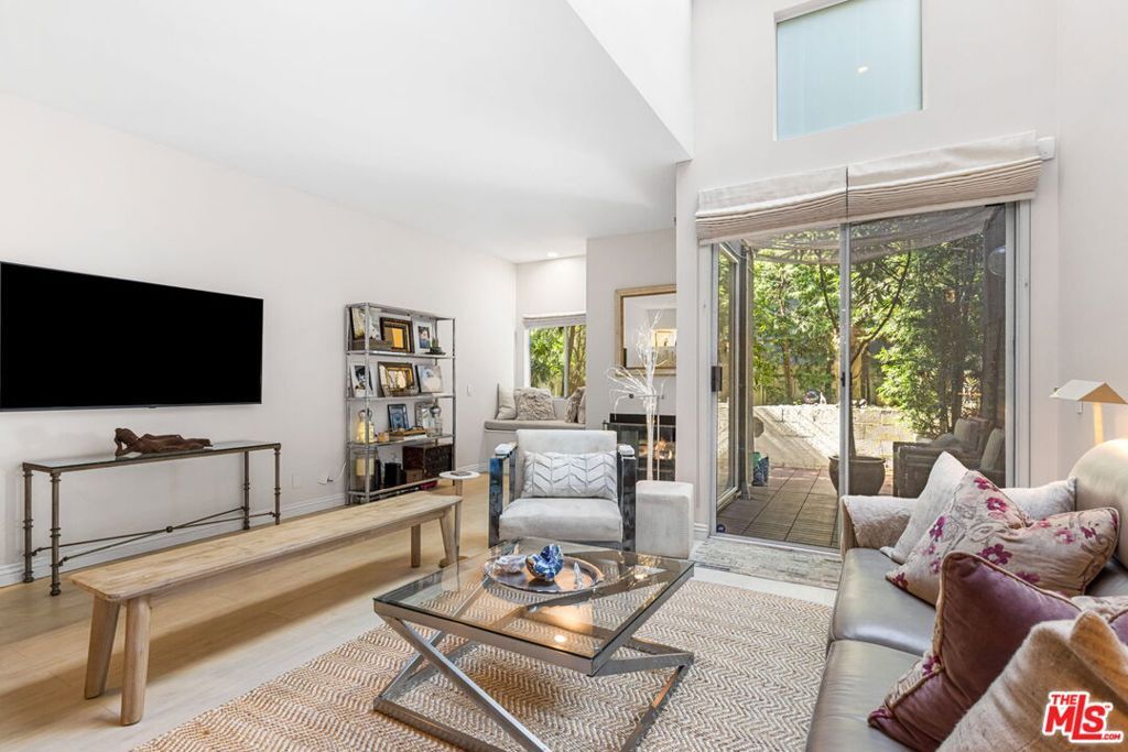 Image 11 of property listing at 1617 S Beverly Glen Boulevard 204, Los Angeles, CA 90024