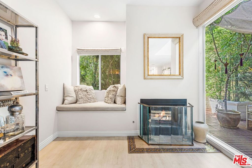 Image 13 of property listing at 1617 S Beverly Glen Boulevard 204, Los Angeles, CA 90024
