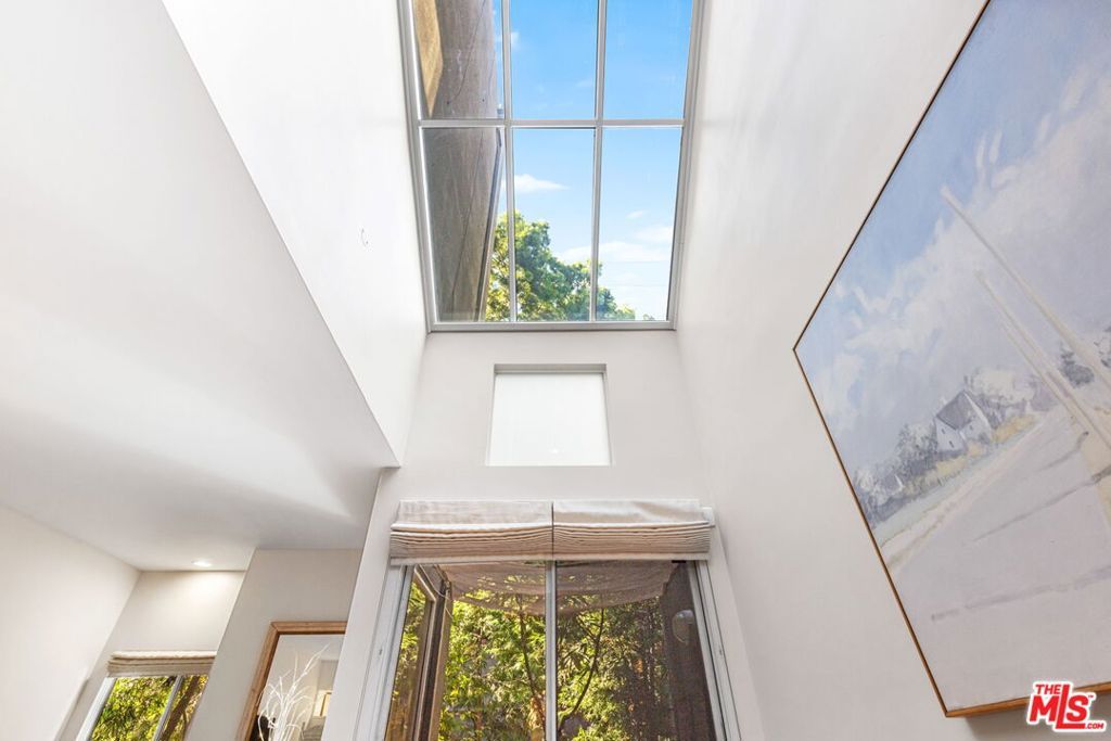 Image 14 of property listing at 1617 S Beverly Glen Boulevard 204, Los Angeles, CA 90024