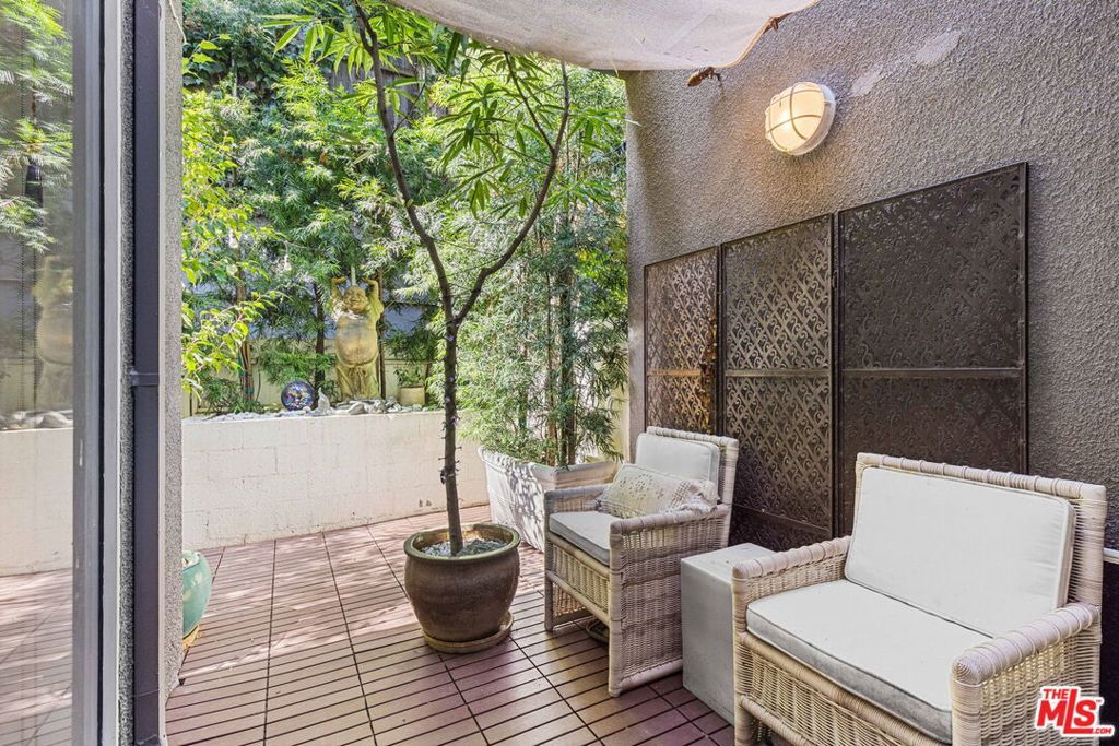 Image 16 of property listing at 1617 S Beverly Glen Boulevard 204, Los Angeles, CA 90024