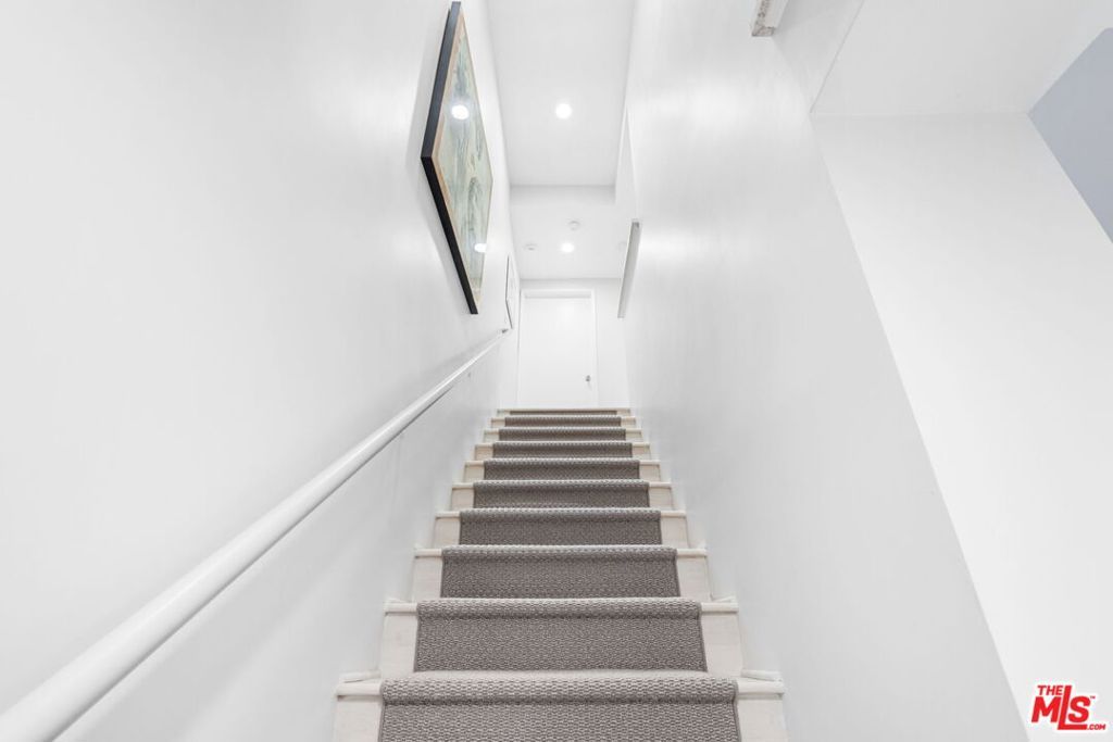 Image 18 of property listing at 1617 S Beverly Glen Boulevard 204, Los Angeles, CA 90024