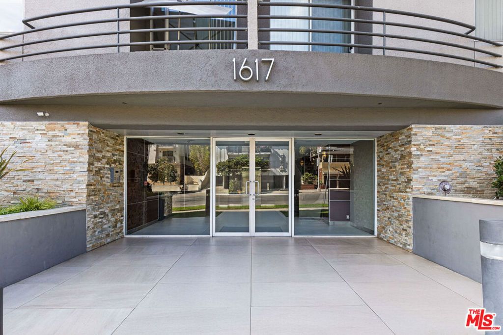 Image 2 of property listing at 1617 S Beverly Glen Boulevard 204, Los Angeles, CA 90024