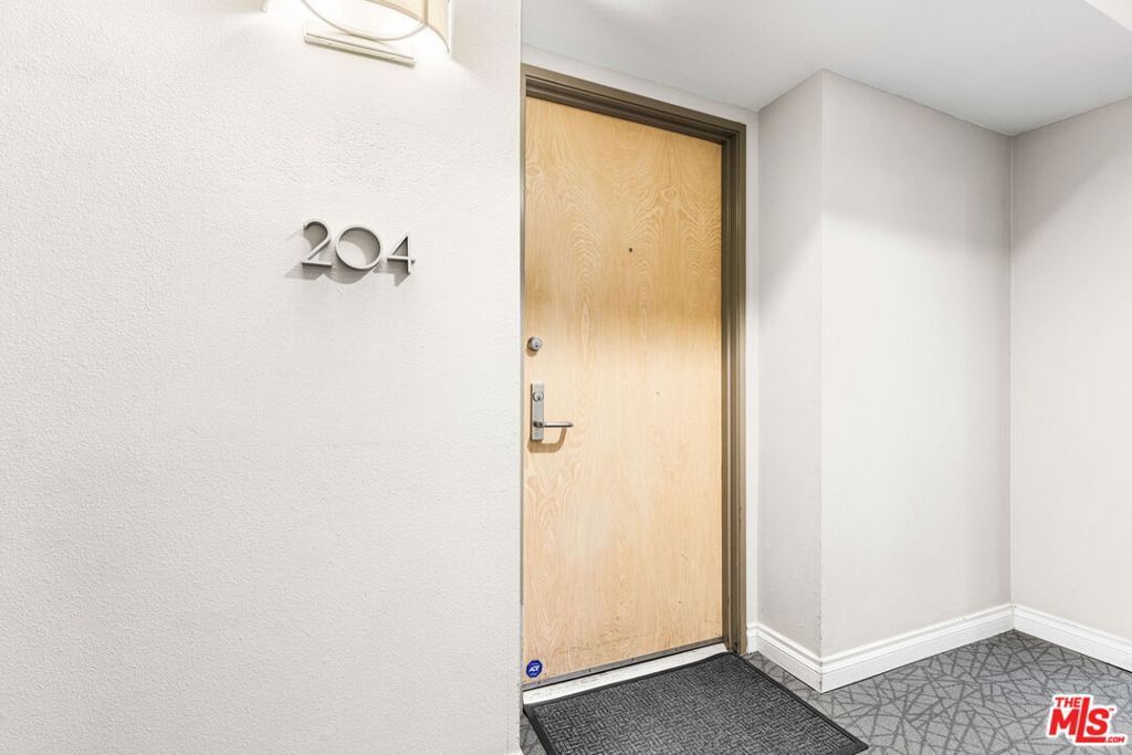 Image 4 of property listing at 1617 S Beverly Glen Boulevard 204, Los Angeles, CA 90024