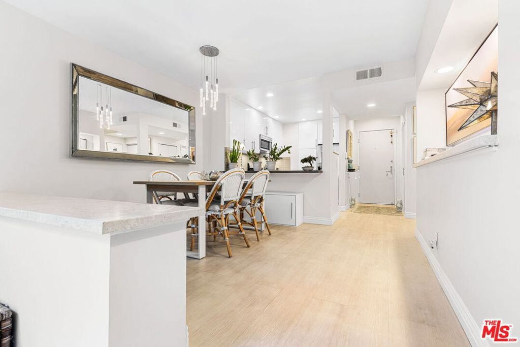 Image 9 of property listing at 1617 S Beverly Glen Boulevard 204, Los Angeles, CA 90024