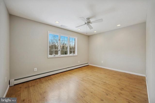 105 SUSANS LN, Perkiomenville, PA 18074